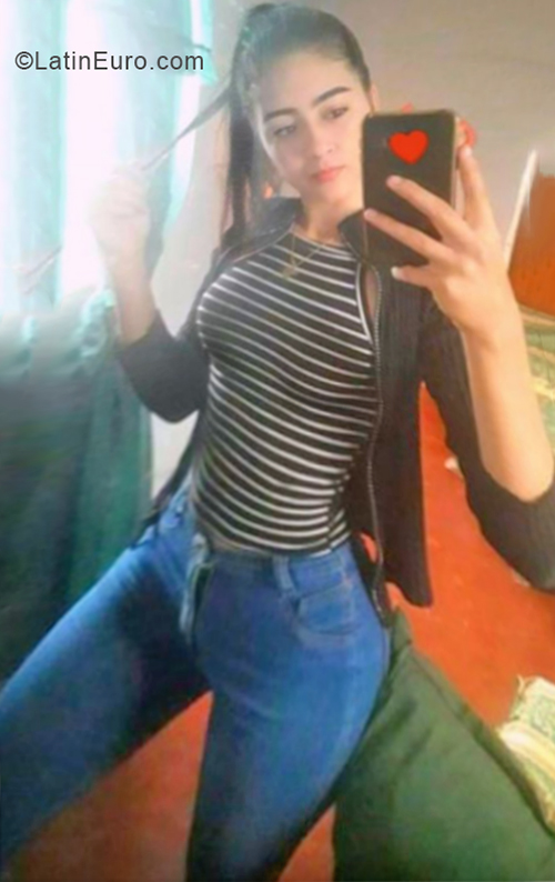 Date this funny Venezuela girl ORIANGELA from Anaco VE2154