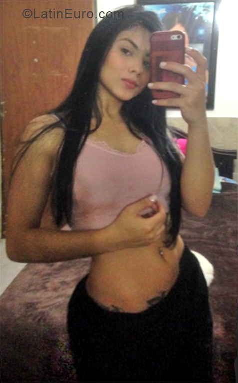 Date this hard body Colombia girl Valeria from Medellin CO27226