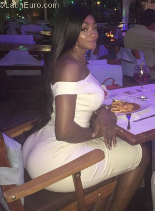 Date this passionate Colombia girl Aidia from Cali CO26751