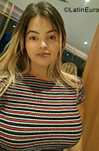Date this athletic Brazil girl Monique from Sao Paulo BR10781