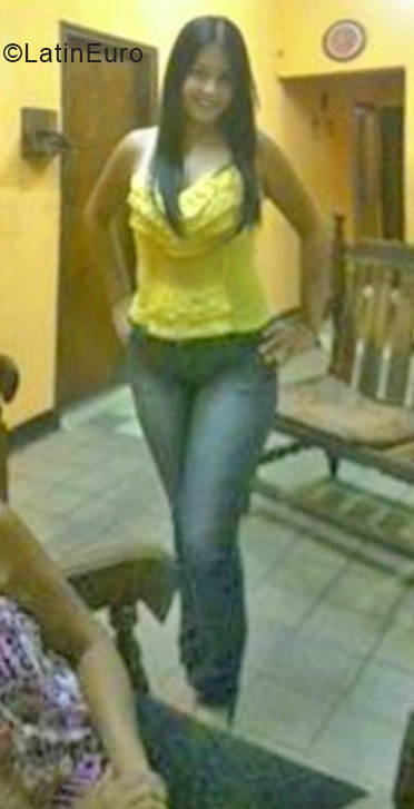 Date this charming Venezuela girl Dalila from CORO VE2178