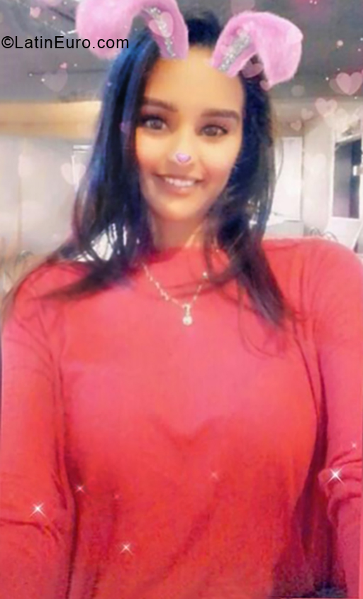 Date this lovely Venezuela girl Maurine from Carupano VE2193