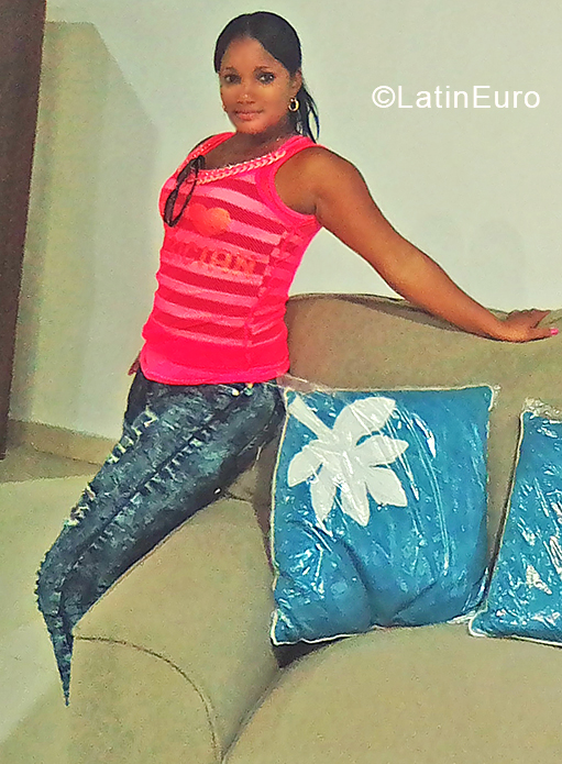 Date this passionate Cuba girl Daliana from Santiago de Cuba CU499