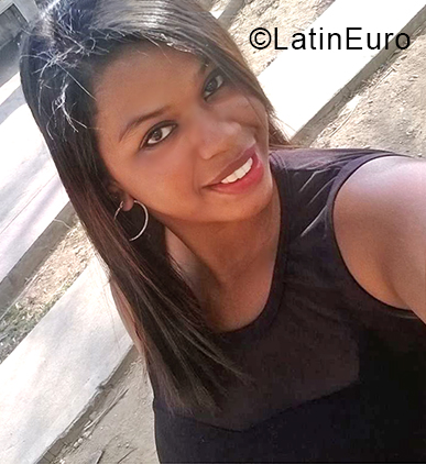 Date this lovely Venezuela girl Leidy from Caracas VE3962