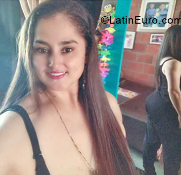 Date this funny Dominican Republic girl Angela from Cali DO34365