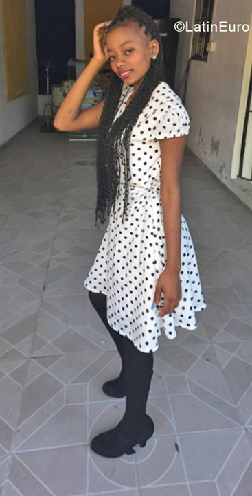 Date this sultry Dominican Republic girl Kenery from Bayaguana DO34385