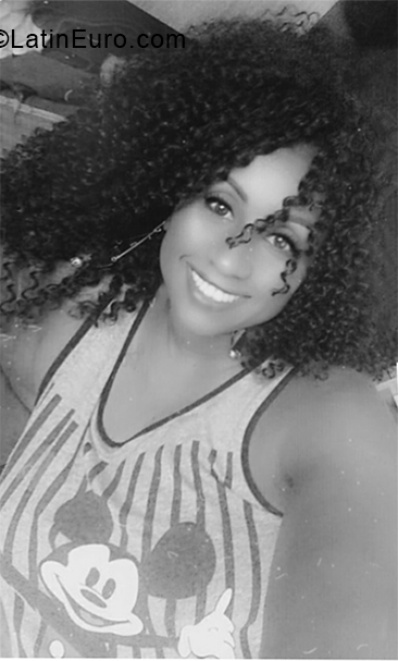 Date this sensual Brazil girl Ciara from Rio De Janeiro BR10811