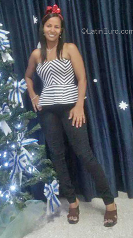 Date this georgeous Dominican Republic girl Ofelia from Santiago DO34415