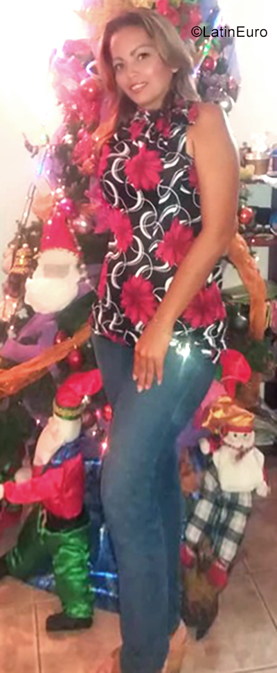 Date this attractive Venezuela girl Soletra26 from Maturin VE2295