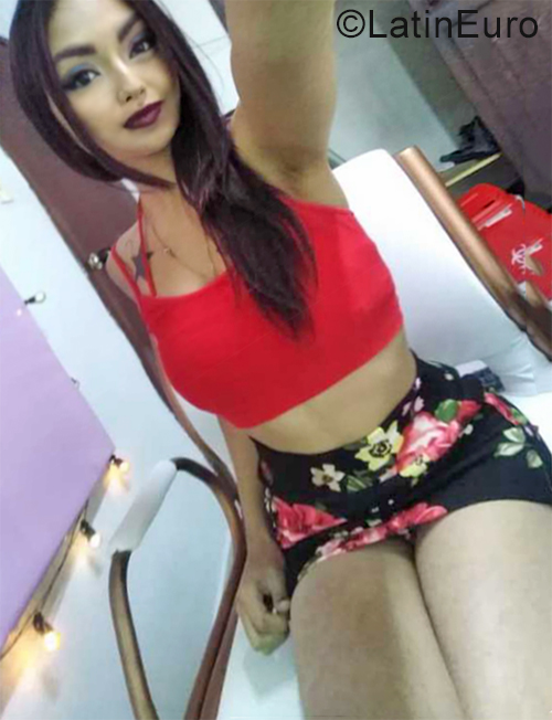 Date this georgeous Colombia girl Moon from Bogota CO25242
