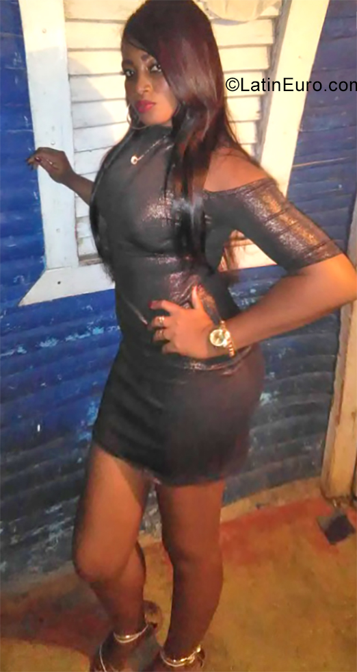 Date this exotic Dominican Republic girl Evelin from Santo Domingo DO34568