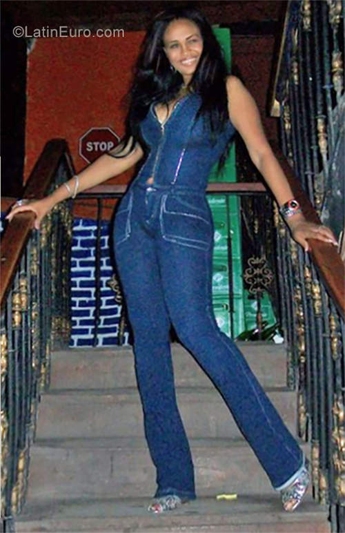 Date this hot Dominican Republic girl Jadelin from Santo Domingo DO34643