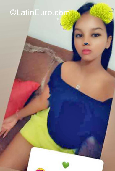 Date this pretty Dominican Republic girl Fatima from Santiago DO34709