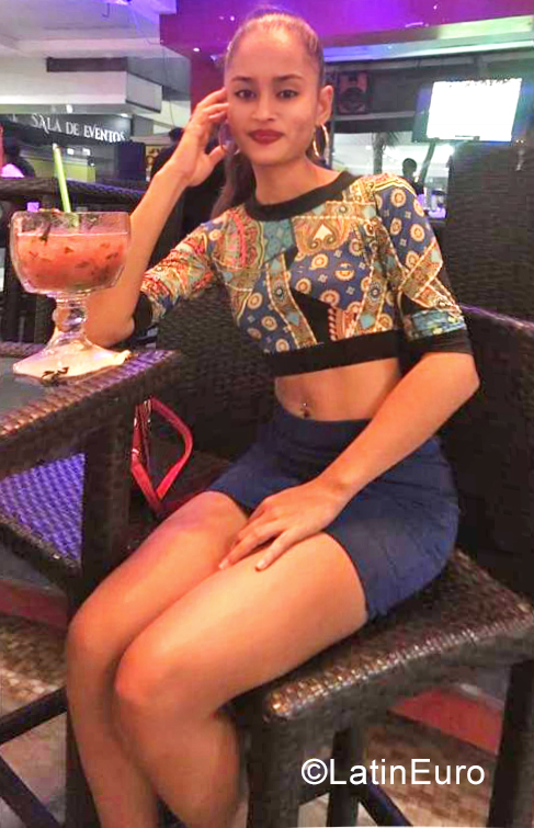 Date this sultry Dominican Republic girl Jessica from Santiago DO34754