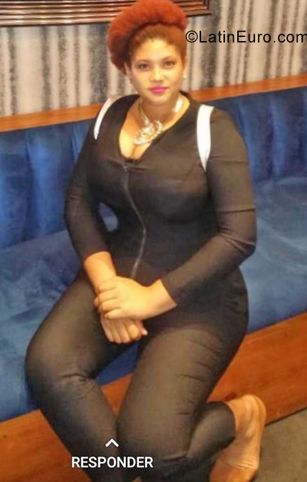 Date this beautiful Dominican Republic girl Lea from Santo Domingo DO40676
