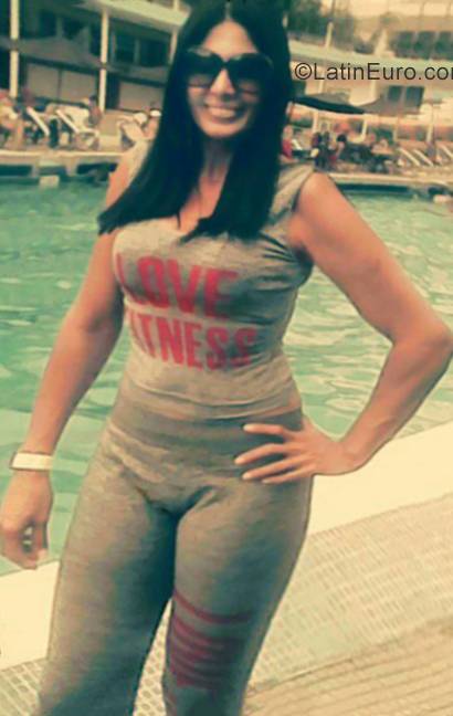 Date this happy Venezuela girl Fortuna from Carupano VE2391