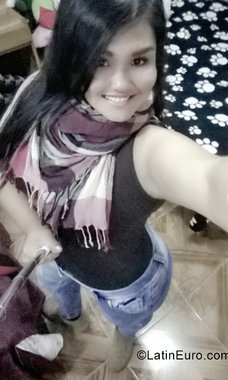Date this attractive Peru girl Solange from Lima PE1392