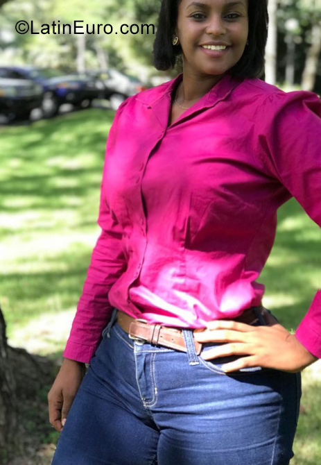 Date this pretty Dominican Republic girl Eleany from Santiago De Los Caballero DO34901