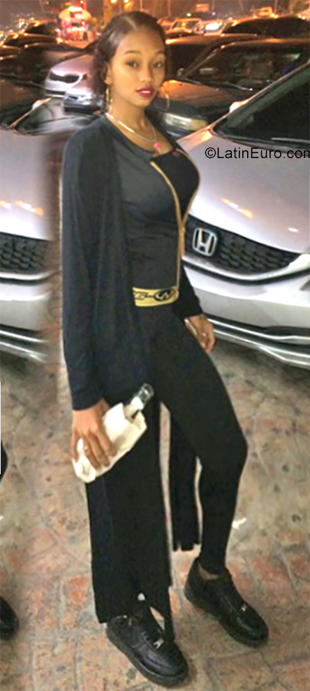 Date this gorgeous Dominican Republic girl Karol bebesita from Santo Domingo DO34933
