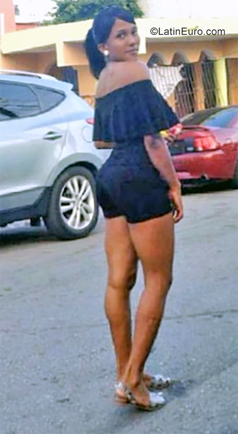 Date this lovely Dominican Republic girl Esther from La Romana DO35002