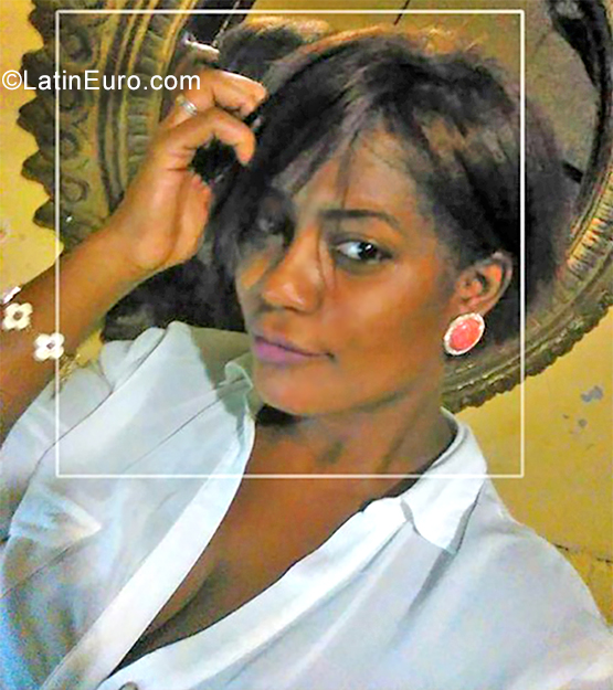 Date this lovely Dominican Republic girl Yajaira from Santo Domingo DO35048