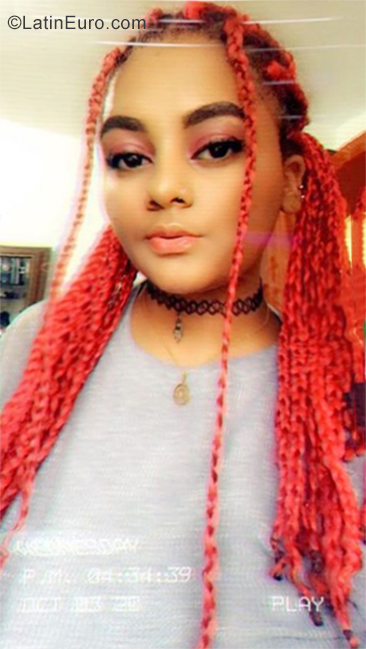 Date this happy Dominican Republic girl Cecilia from La Vega DO35061