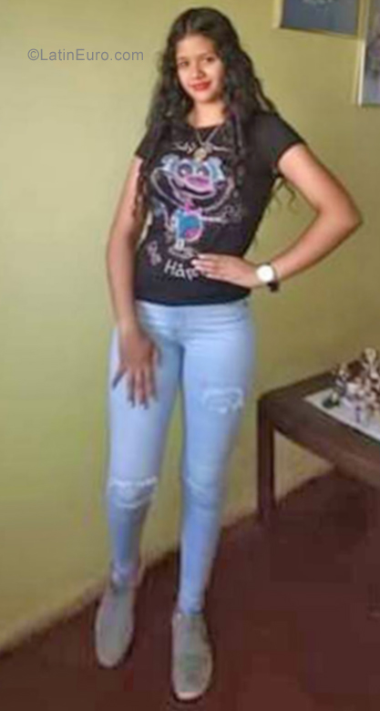 Date this athletic Venezuela girl Alejandra from Cumana VE2446
