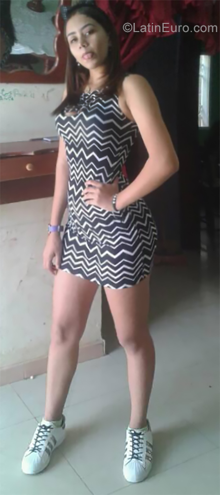 Date this beautiful Venezuela girl Yueli from Caracas VE2452