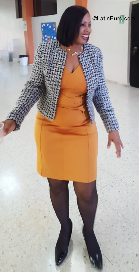 Date this fun Dominican Republic girl Yesica from San Pedro de Macoris DO35106