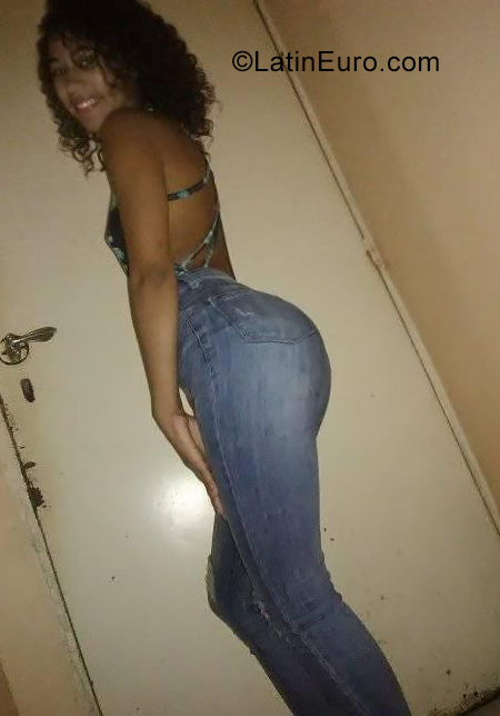 Date this stunning Venezuela girl Yorgeles from Caracas VE2453