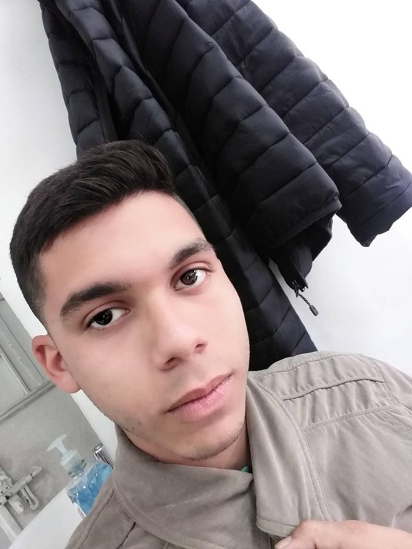 Date this tall Colombia man Adrian from Bogota CO25538