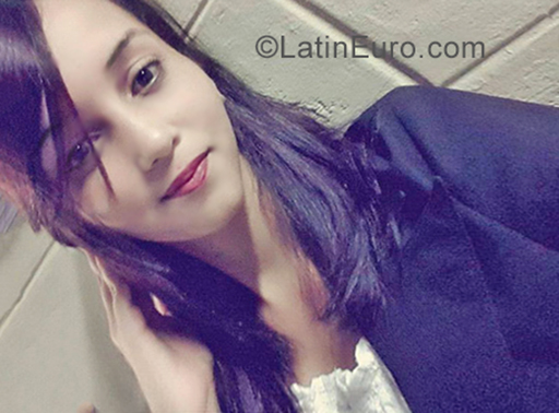 Date this tall Dominican Republic girl Mariel from Santo Domingo DO35180