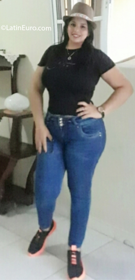 Date this delightful Dominican Republic girl Carolina from Santo Domingo DO35194