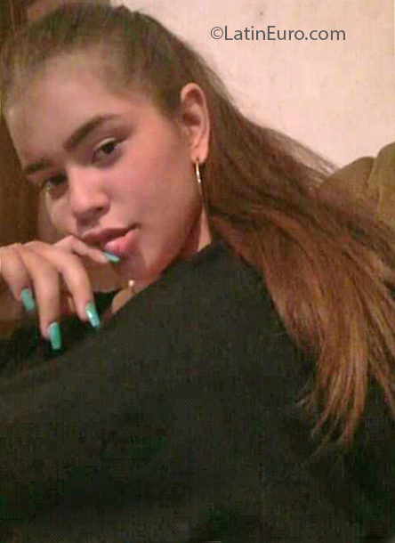 Date this georgeous Venezuela girl Rosmary from Maracaibo VE2481