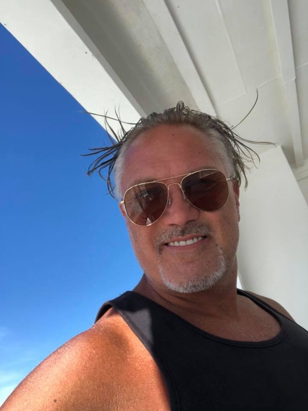 Date this nice looking Chile man Bastian from chile SE257