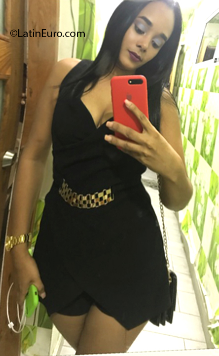 Date this lovely Dominican Republic girl Maria from Santo Domingo DO35207
