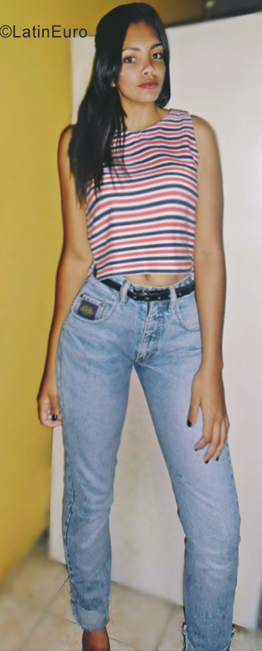 Date this foxy Venezuela girl Luisa from Puerto Ordaz VE2488