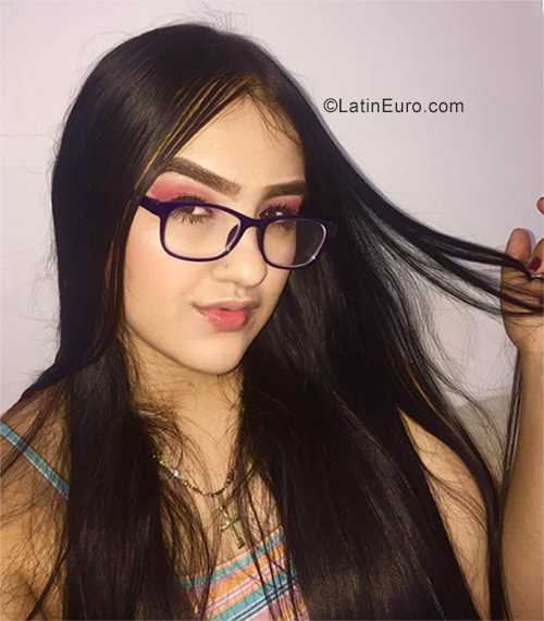 Date this fun Colombia girl Milly from Pereira CO25592