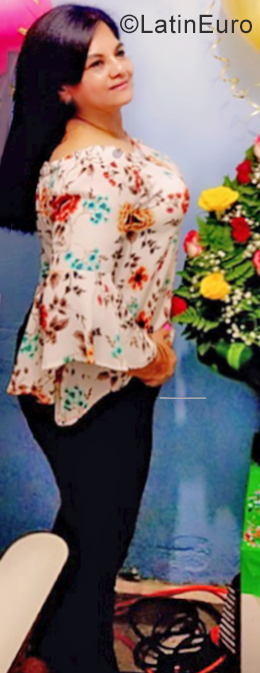 Date this athletic Honduras girl Elizabeth from San Pedro Sula HN2667