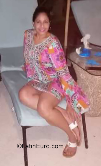 Date this pretty United States girl Melida from West Palm Beach US20098