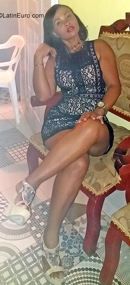 Date this fun Dominican Republic girl Joselyn from Santiago DO35308