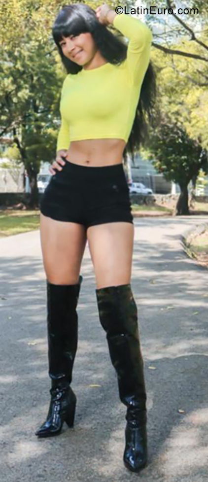 Date this funny Dominican Republic girl Marichel from Santo Domingo DO35313