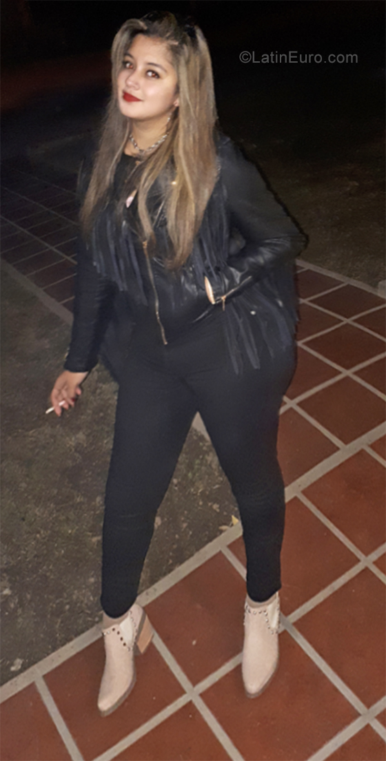 Date this foxy Argentina girl Eve from Cordoba AR212