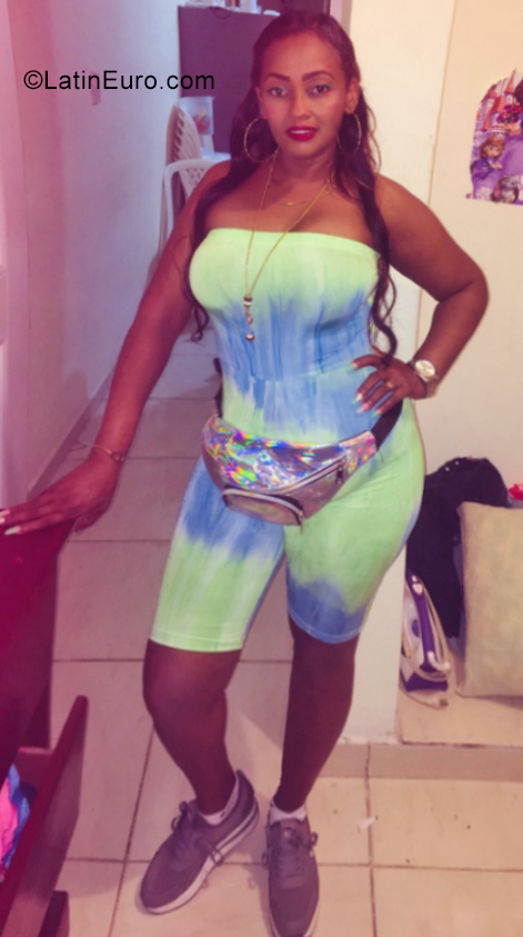 Date this stunning Dominican Republic girl Jossy from San Pedro de Marcoris DO35595
