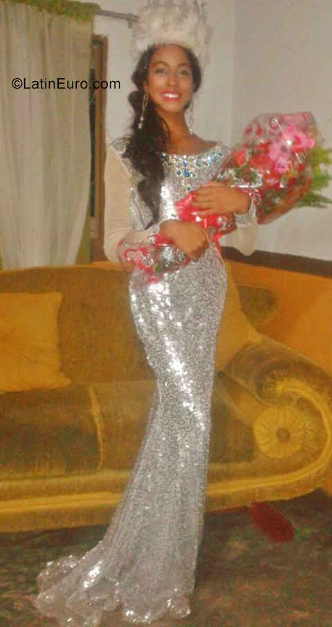 Date this charming Colombia girl Yansejaria from Medellin CO25989