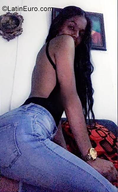 Date this sensual Dominican Republic girl Sabrina from Santiago DO35648