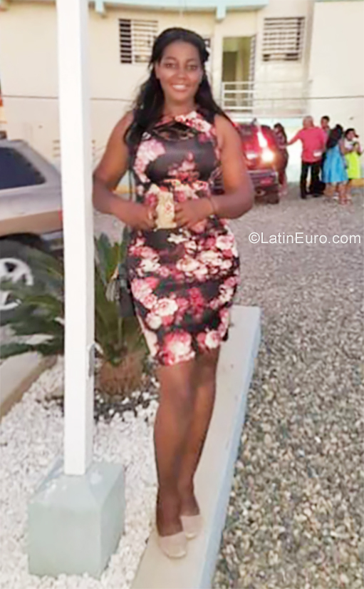 Date this good-looking Dominican Republic girl Josefina from Mao Valverde DO37217