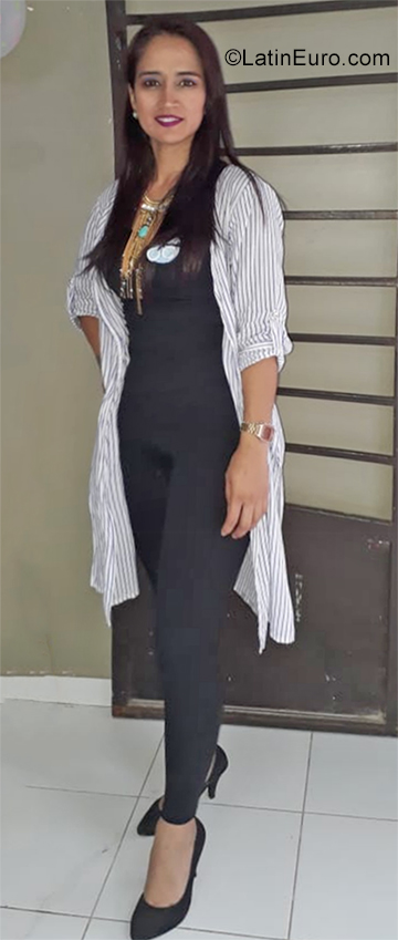 Date this voluptuous Colombia girl Linda from Cali CO25899