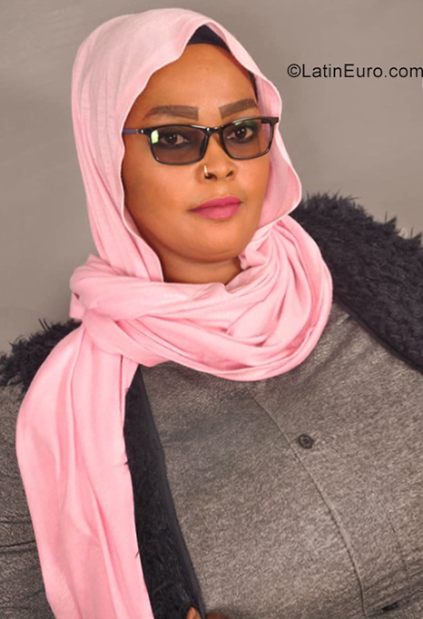 Date this gorgeous Sudan girl Nahida from Nyala SD35