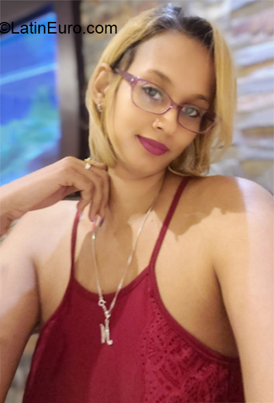 Date this hard body Dominican Republic girl Jennifer from Santo Domingo DO35775